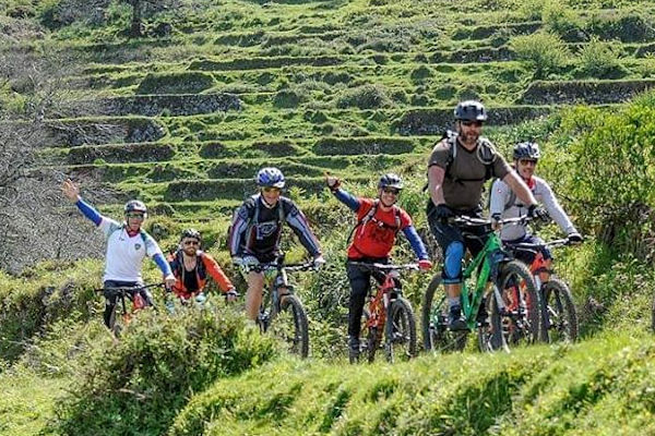 MTB 600 AltaVista guests with our guide exploring the Monchique cycle trails